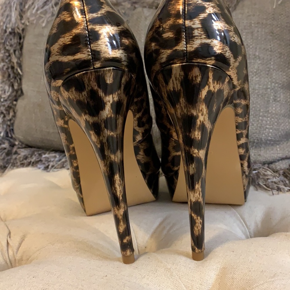 Guess leopard print heels NWOT - Picture 4 of 6